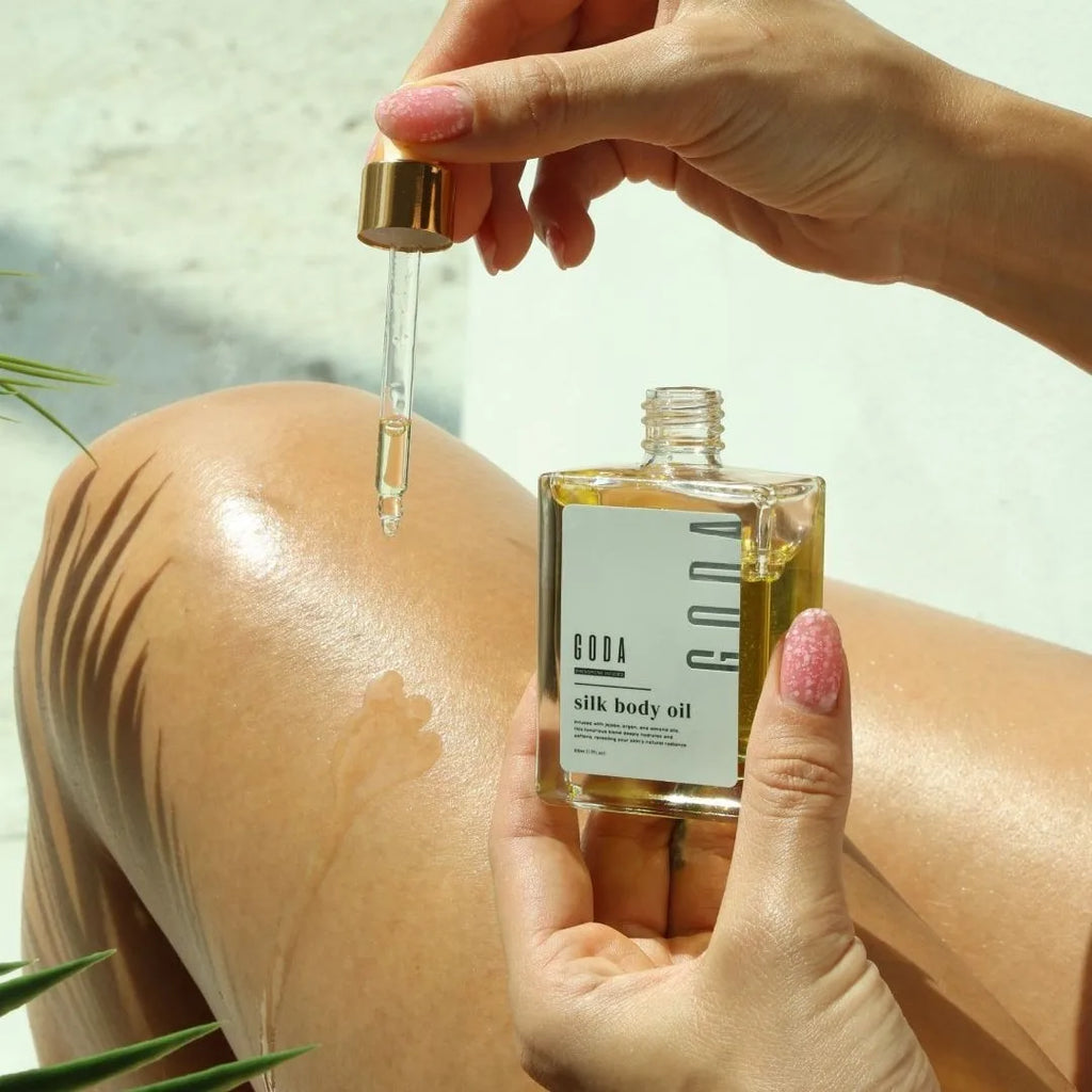 50ml GODA Silk Body Oil & Pheromone Fragrance Body Oil Smooth And Delicate Skin Deeply Nourishing And Moisturizing Long-Lasting