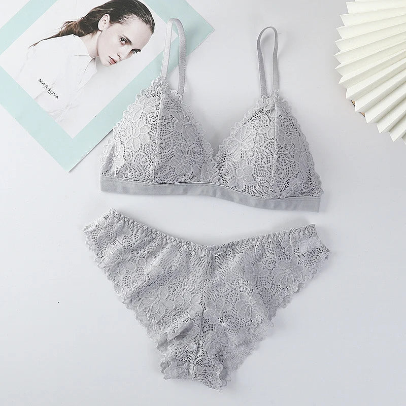 Women's V-Neck Push-Up Bralette & Low-Rise Brief Set — Non-Wire