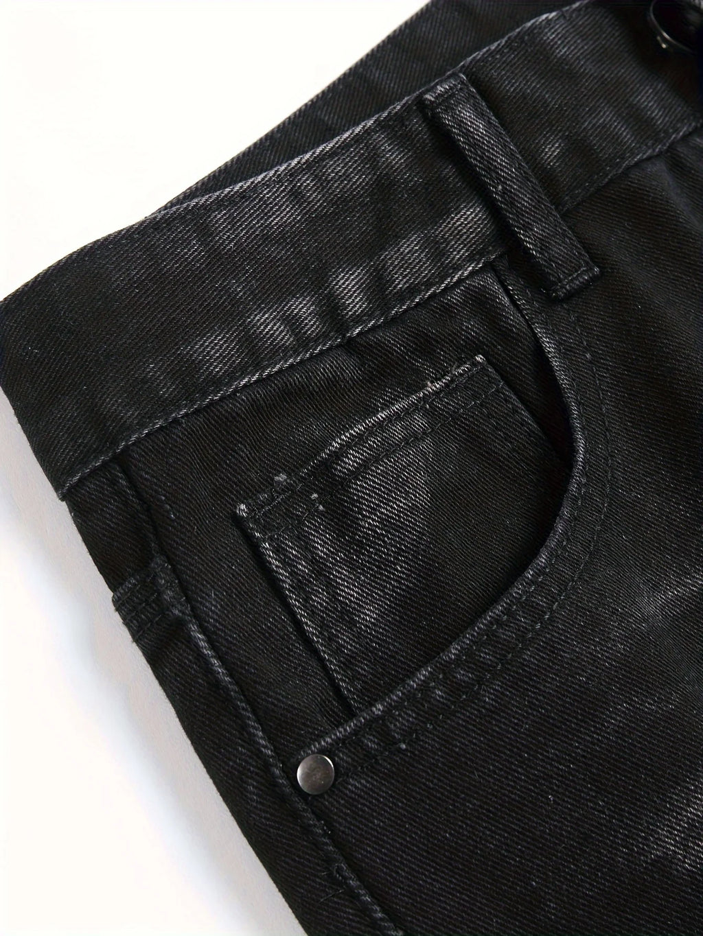 Men’s trendy streetwear: black ripped straight-leg jeans – an excellent gift for husbands or boyfriends.