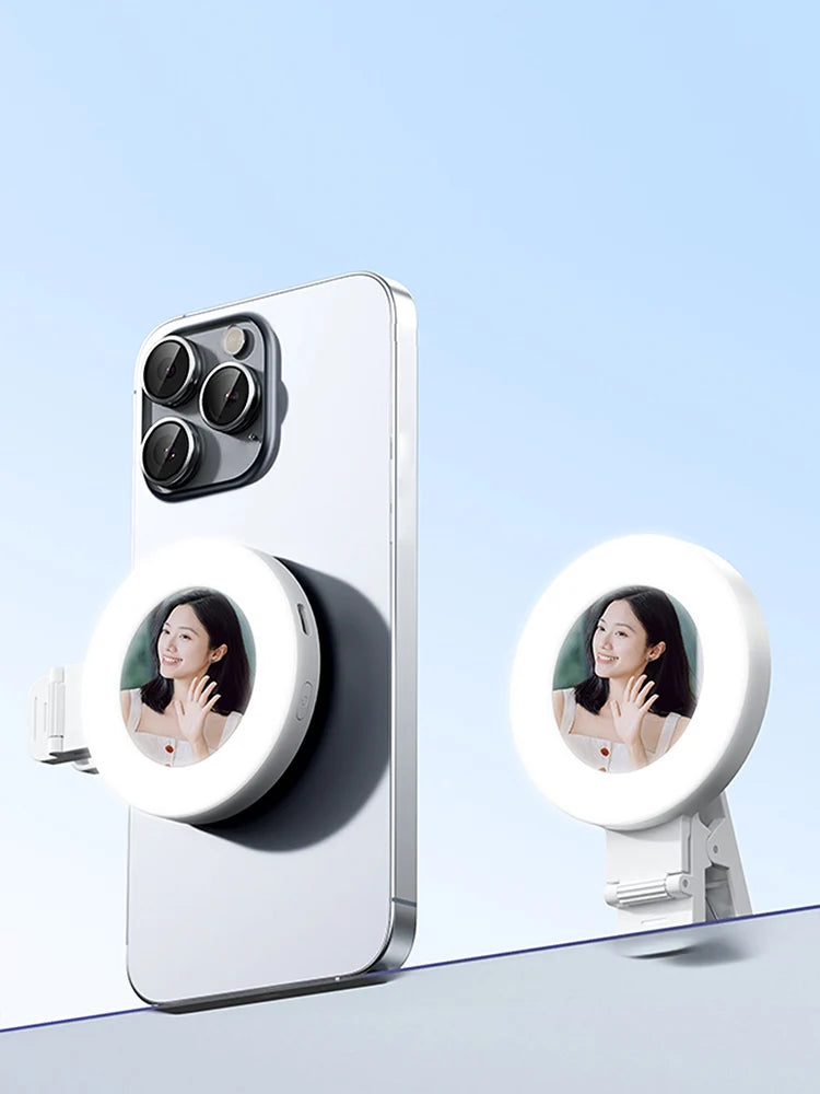 A must-have selfie lighting device for influencers' live streaming Combining a rear selfie mirror and a clip-on light to optimiz