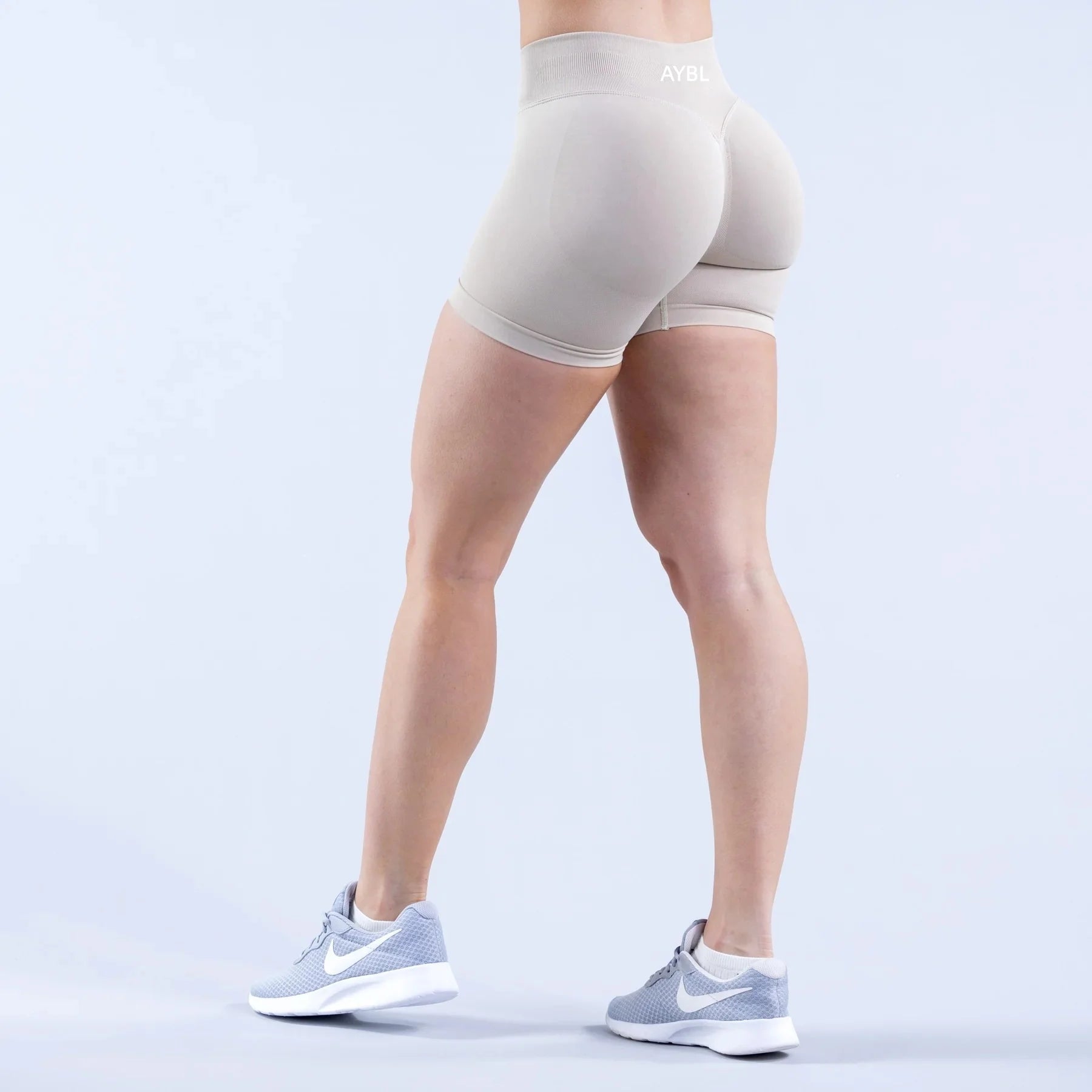 Fashion Shorts Low Waist Seamless Yoga Shorts Scrunch Bum Gym Shorts Women Workout Biker Stretch Fitness Shorts