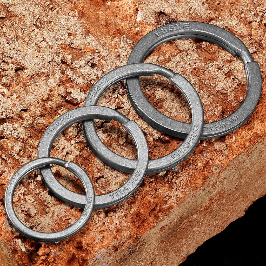 Real Titanium Men Keyring Flat Key Chain Rings Holder Car Lightweight Keychain Buckle Jewelry Quickdraw EDC Wholesale Best Gift