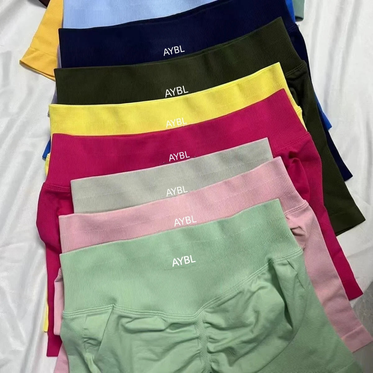 Fashion Shorts Low Waist Seamless Yoga Shorts Scrunch Bum Gym Shorts Women Workout Biker Stretch Fitness Shorts