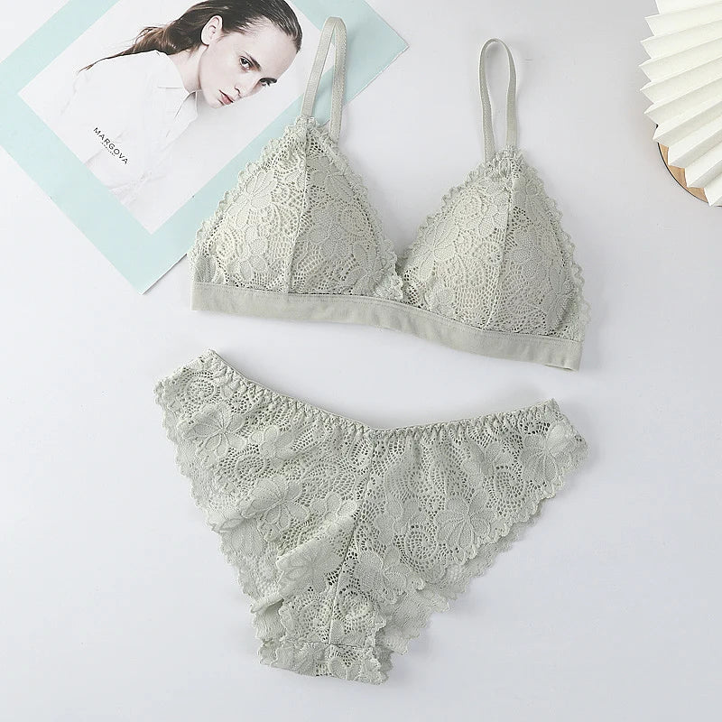 Women's V-Neck Push-Up Bralette & Low-Rise Brief Set — Non-Wire