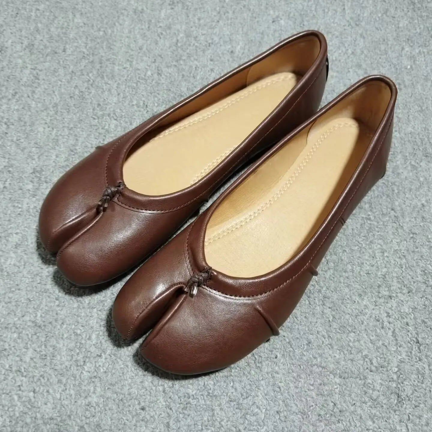Split Toe Women Ballet Flats Shoes Soft Leather Comfortable Walking Shoes Retro Slip-on Loafers Ladies Casual Luxury Shoes 2026