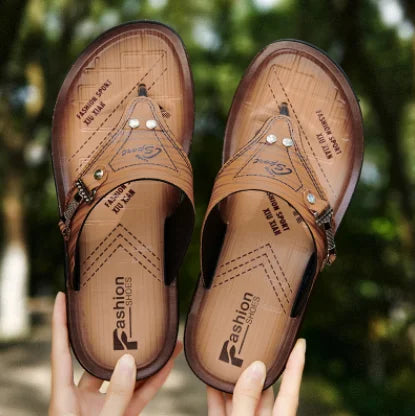 2025 New Handmade Leather Slippers Summer Fashion Men's Flip-Flops Outdoor Beach Slippers Breathable Comfortable Designer