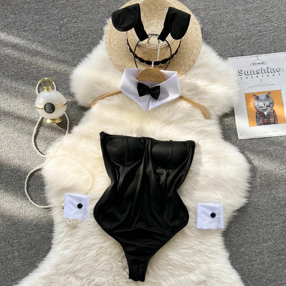 Women's Lace Bra & Panty Set — Lingerie Outfit with Suspenders