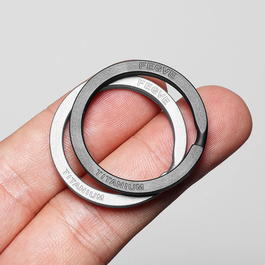 Real Titanium Men Keyring Flat Key Chain Rings Holder Car Lightweight Keychain Buckle Jewelry Quickdraw EDC Wholesale Best Gift