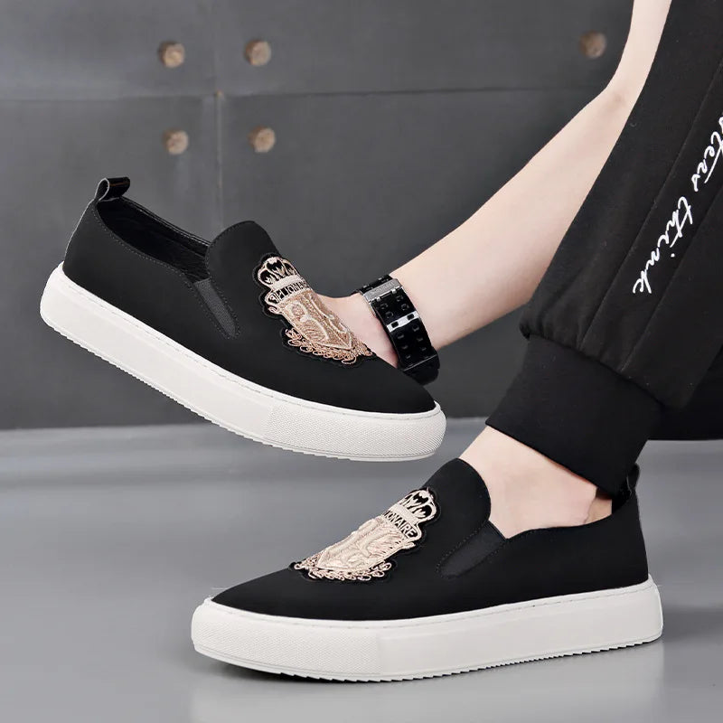 2025 Popular Summer Casual Shoes Men Comfortable Slip-On Embroidery Suede Leather Shoes European Style Loafers Men Black